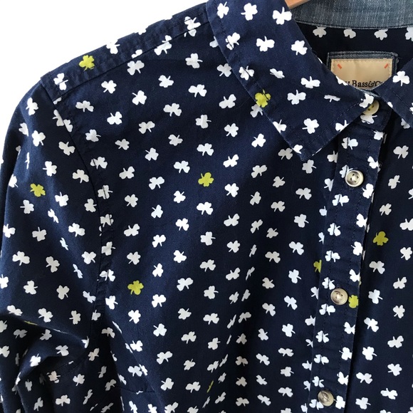G H Bass and Co shamrock button down - Picture 3 of 7